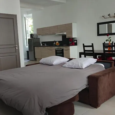 Au 23 Apartman