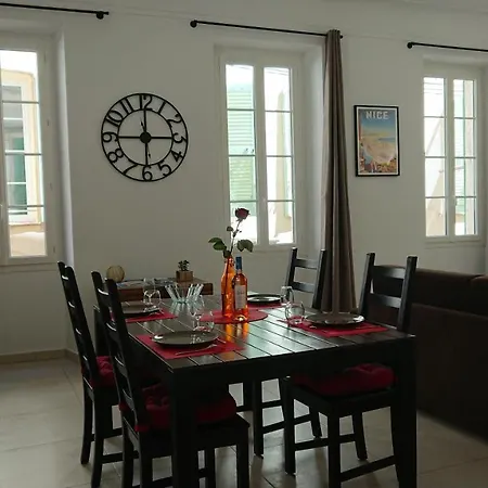 Au 23 Apartman *